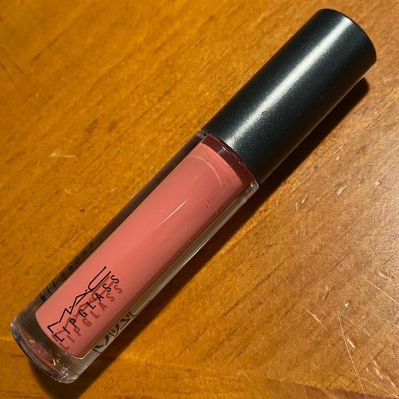 MAC Lipglass Magically Delightful ๐ - Picture 4 of 14